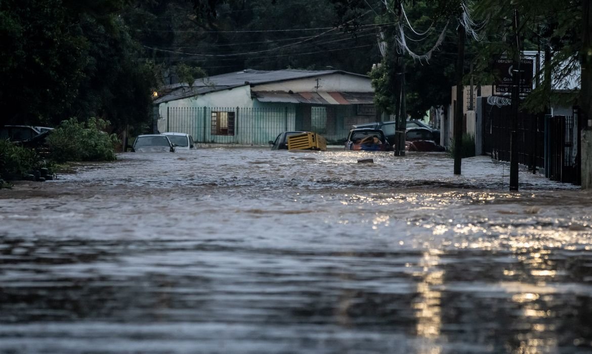Brasileiro sente o peso das mudanças climáticas e cobra proteção do governo